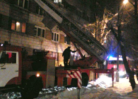 В Черногорске из горящего дома спасено 60 человек