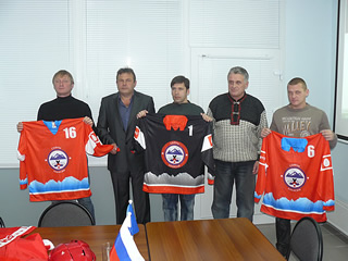 Команда "Саяны-Хакасия" заявила игроков на хоккейный сезон