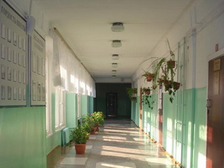 В Хакасии директора школы, в которой изнасиловали девочку, обвинили в халатности