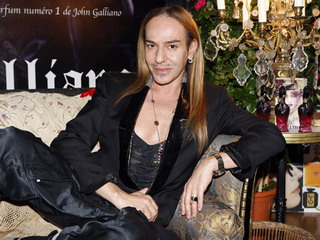 Арт-директора Christian Dior выгнали с работы  за любовь к Гитлеру