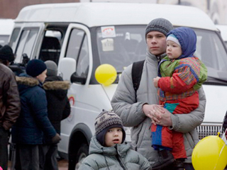 Виктор Зимин вручит многодетным семьям Хакасии ключи от микроавтобусов