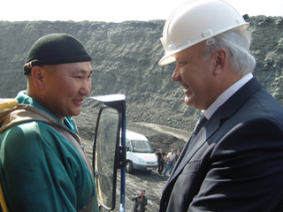 Для шахтеров  нужно строить жилье - Зимин (фото)