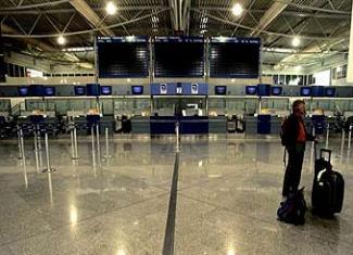 В Греции отменено более 150 авиарейсов - забастовка госслужащих