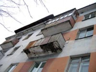 В Черногорске 86-летний пенсионер выпрыгнул из окна
