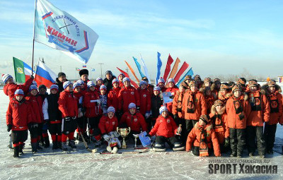 Усть-абаканский "Химик" стал победителем региональных соревнований по хоккею с мячом