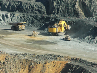 В Хакасии работника шахты придавило погрузчиком