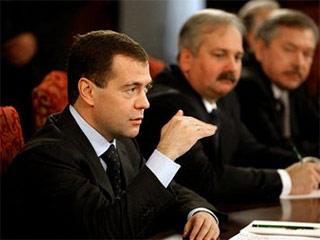 Медведев допускает возвращение к выборности губернаторов