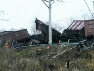 В Хакасии на железной дороге опрокинулись два вагона товарного поезда