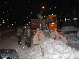   Обильный снег привел к авралу у коммунальщиков Черногорска