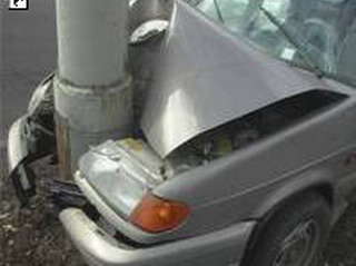 В Хакасии водитель погиб, врезавшись в электроопору