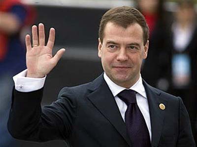 Дмитрий Медведев уволил половину губернаторов