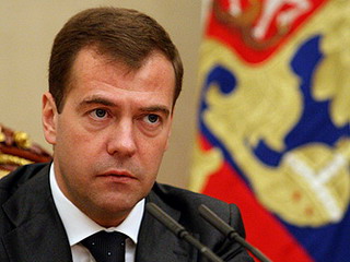 Медведев подписал последний закон о либерализации политической системы