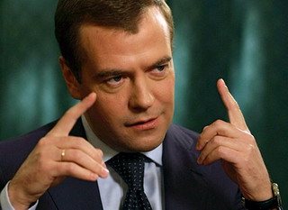 Медведев получил высокую оценку россиян - ВЦИОМ