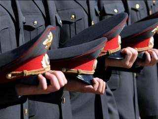Лучших милиционеров Хакасии наградили именными часами