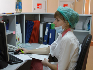 В Хакасии молодых врачей привлекли в село бесплатным жильем