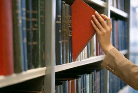 В Национальной библиотеке имени Доможакова открылась книжная выставка