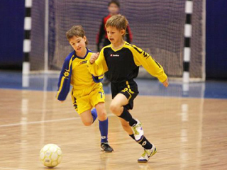 В Хакасии прошли первые туры чемпионата по мини-футболу