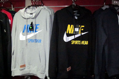 В Абакане предпринимателю грозит уголовная ответственность за продажу контрафактного товара фирмы "Nike"