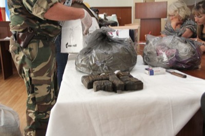 Наркополицейские Хакасии сожгли 20 кг наркотиков