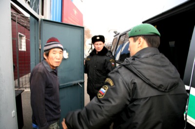 В Хакасии работников "китайских теплиц" депортируют на родину