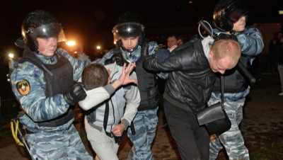 Митинг протеста в Бирюлёво перерос в погром, задержаны 380 человек