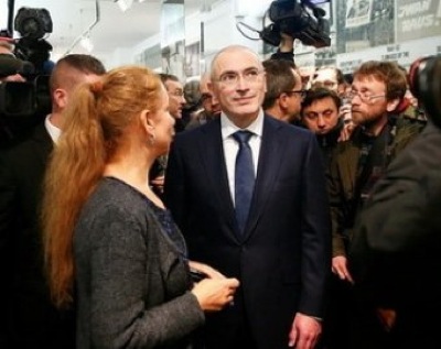 У Ходорковского есть деньги "на жизнь", но не хватает на оплату долгов?