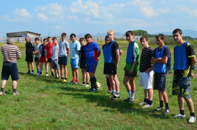 В восьми селах Бейского района играют в футбол благодаря гранту РУСАЛа