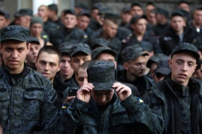 Украинские Нацгвардейцы прошли по Киеву маршем с требованием о демобилизации (ВИДЕО)
