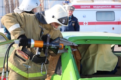 Соревнования по ликвидации ДТП завершились победой черногорских пожарных