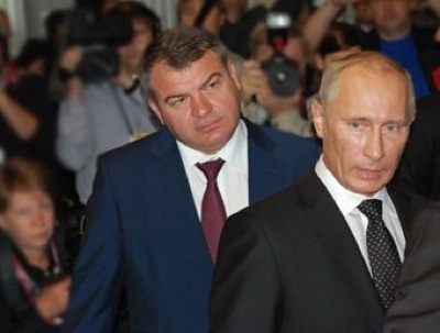 Путин поручил Сердюкову помочь следствию в расследовании дела "Оборонсервиса"