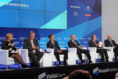 Владимир Путин на "Валдае" впервые пообщался с лидерами "уличной оппозиции"