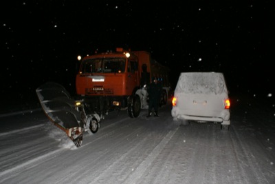 Из-за сильного снегопада перекрыта федеральная трасса М-54 "Енисей"