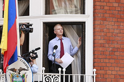 Создатель Wikileaks Джулиан Ассанж обратился к журналистам с посланием