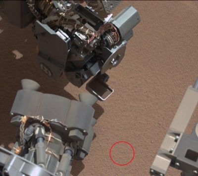 Марсоход Curiosity потерял деталь. Миссия приостановлена