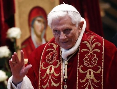 Римский Папа Бенедикт XVI покидает престол