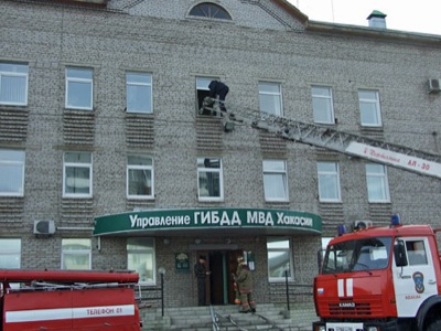 В Хакасии пожарные проверят на "огнестойкость" здание ГИБДД