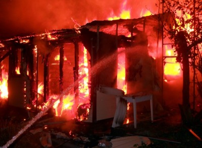 Двое детей погибли, а их отец получил ожоги 70% тела при пожаре в Черногорске