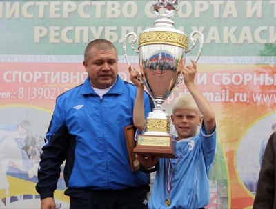 Кубок XIV фестиваля «Футбол против наркотиков» завоевали абаканцы