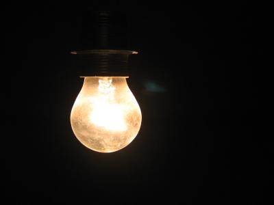 Ветхие сети и хищения электроэнергии – враги «яркой лампочки»