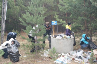 Добровольцы Хакасии очистили от мусора Смирновский бор