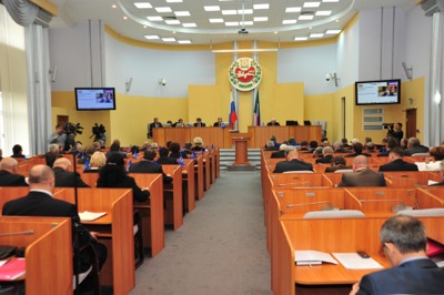 Парламентарии Хакасии "взялись" за бюджет 2013 года