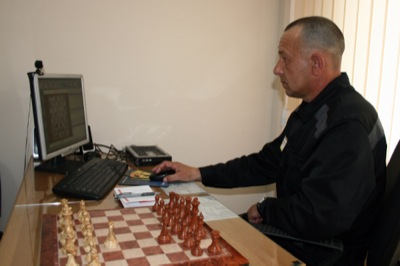 Осуждённый красноярской колонии сыграл в шахматы с Анатолием Карповым