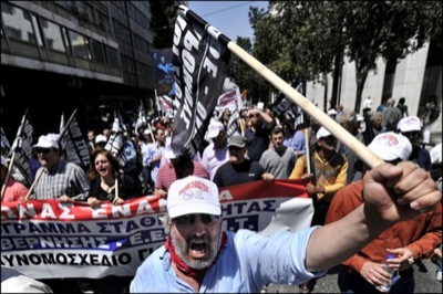 Общественность Греции поддержала опальных журналистов, устроив всеобщую забастовку