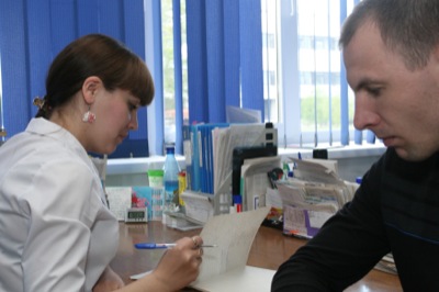 Трое сотрудников филиала «РУСАЛ  Медицинский Центр» в Саяногорске награждены медалями