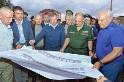 Директор Спецстроя России и Глава Хакасии проинспектировали строительство военного городка 