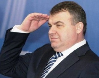 Экс-министр Сердюков из страны не бежал