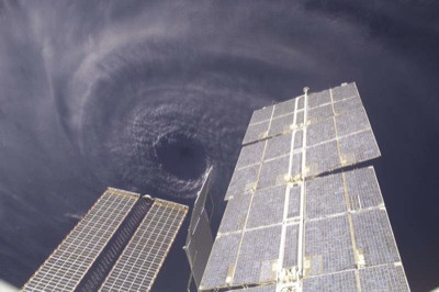 На Америку надвигается мощный ураган "Сэнди"