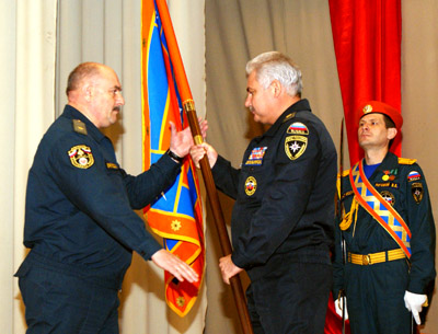 Церемония вручения знамени ГУ МЧС РФ по Хакасии завершена