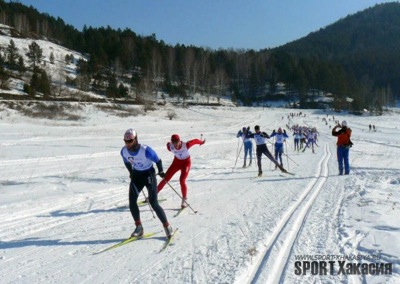 Лыжники Хакасии первыми в стране приступили к тренировкам на натуральном снегу