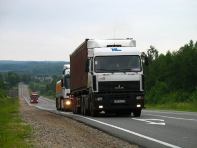 В сентябре на дорогах Хакасии за "перевес" задержано 15 большегрузов